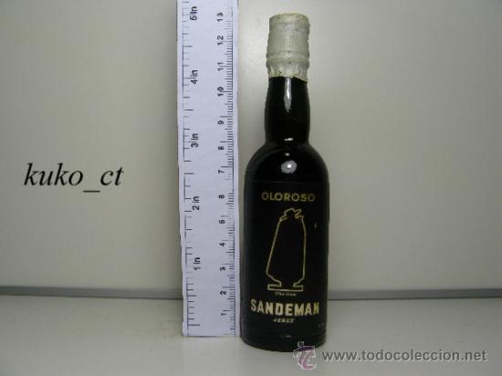 Collection of wines and liquors: BOTELLITA BOTELLIN OLOROSO SANDEMAN DESTILERIAS SANDEMAN