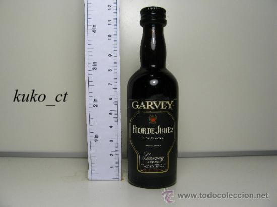 Collection of wines and liquors: BOTELLITA BOTELLIN OLOROSO DULCE FLOR DE JEREZ DESTILERIAS GARVEY