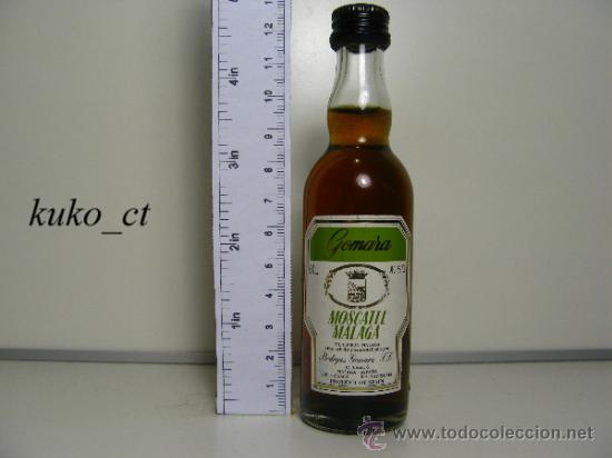 Collection of wines and liquors: BOTELLITA BOTELLIN MOSCATEL MALAGA  BODEGAS GOMARA MALAGA