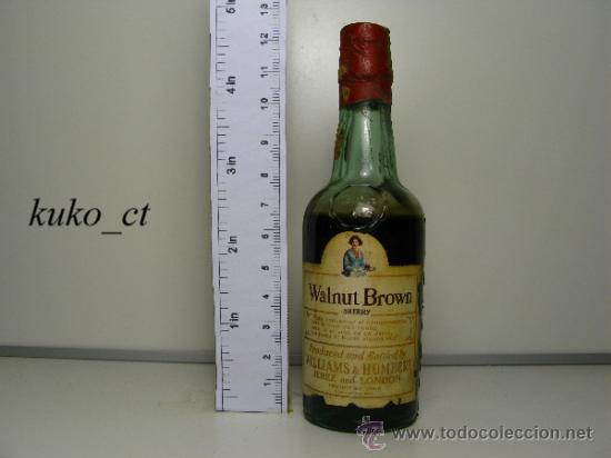 Collection of wines and liquors: BOTELLITA BOTELLIN SHERRY WALNUT BROWN DESTILERIAS WILLIAMS & HUMBERT