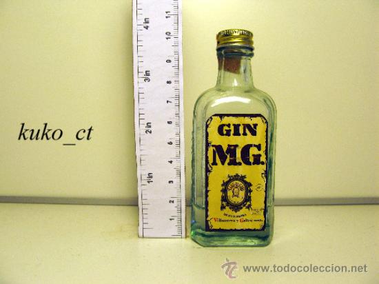Collection of wines and liquors: BOTELLITA BOTELLIN GIN MG DESTILERIAS VILLANUEVA Y GELTRU