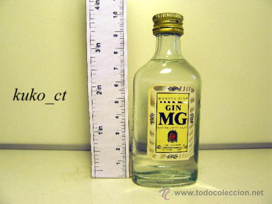Collection of wines and liquors: BOTELLITA BOTELLIN GIN MG DESTILERIAS VILLANUEVA Y GELTRU