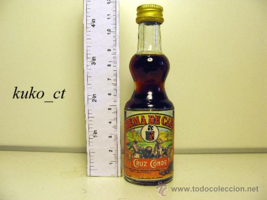 Collection of wines and liquors: BOTELLITA BOTELLIN CREMA DE CACAO DESTILERIAS CRUZ CONDE