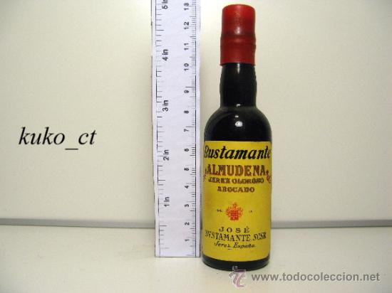 Sammlung von Weinen und Lik&ouml;ren: BOTELLITA BOTELLIN JEREZ OLOROSO ABOCADO ALMUDENA DESTILERIAS SUCESOR DE JOSE BUSTAMANTE