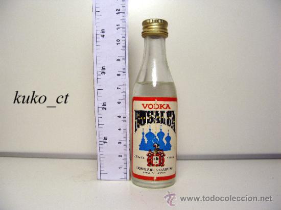 Sammlung von Weinen und Lik&ouml;ren: BOTELLITA BOTELLIN VODKA RUSALCA DESTILERIAS CAMPENY