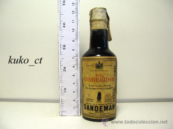 Collection of wines and liquors: BOTELLITA BOTELLIN OLOROSO SECO DE LA SEPTIMA CRIADERA EL CORREGIDOR SANDEMAN DESTILERIAS SANDEMAN