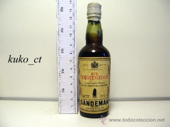 Collection of wines and liquors: BOTELLITA BOTELLIN OLOROSO SECO DE LA SEPTIMA CRIADERA EL CORREGIDOR SANDEMAN DESTILERIAS SANDEMAN