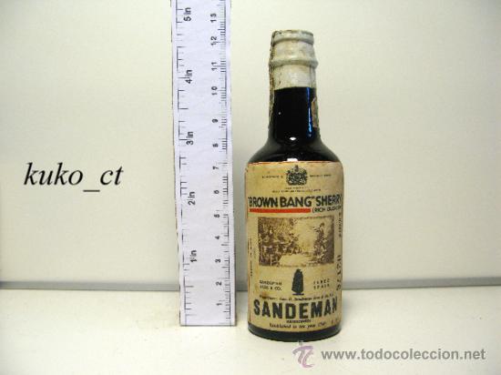 Collection of wines and liquors: BOTELLITA BOTELLIN BROWN BANG&acute;&acute; SHERRY SANDEMAN DESTILERIAS SANDEMAN