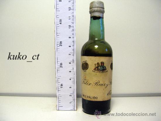 Collection of wines and liquors: BOTELLITA BOTELLIN JEREZ PALIDO BODEGAS FELIX RUIZ Y RUIZ