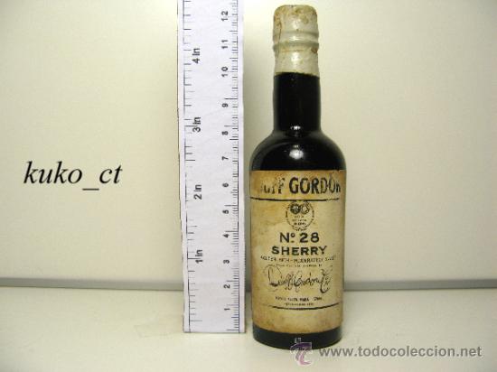 Collection of wines and liquors: BOTELLITA BOTELLIN DUFF GORDON N&ordm; 28 SHERRY BODEGAS DUFF GORDON