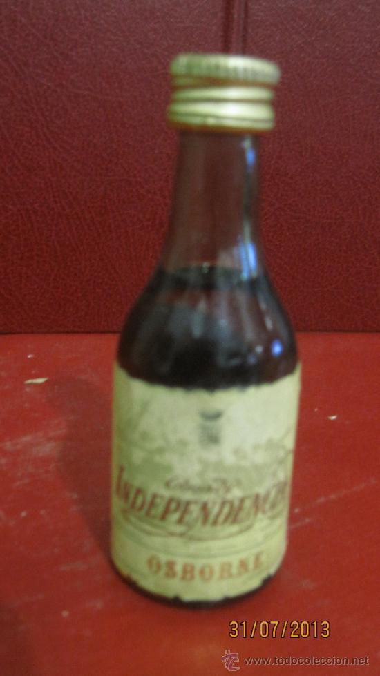 Coleccionismo de vinos y licores: BOTELLIN DE BRANDY INDEPENDENCIA. BODEGAS OSBORNE. PUERTO DE SANTA MARIA, C&Aacute;DIZ.