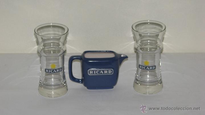 Sammlung von Weinen und Lik&ouml;ren: LOTE DE JARRA Y DOS VASOS DE RICARD