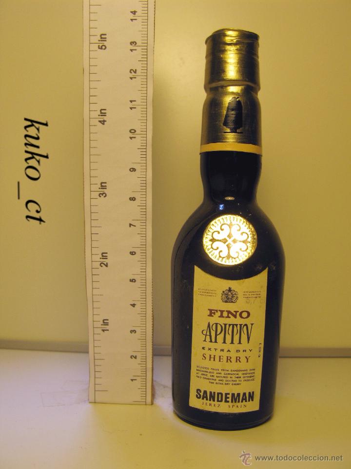Sammlung von Weinen und Lik&ouml;ren: BOTELLITA BOTELLIN FINO APITIV SANDEMAN EXTRA DRY SHERRY JEREZ SPAIN