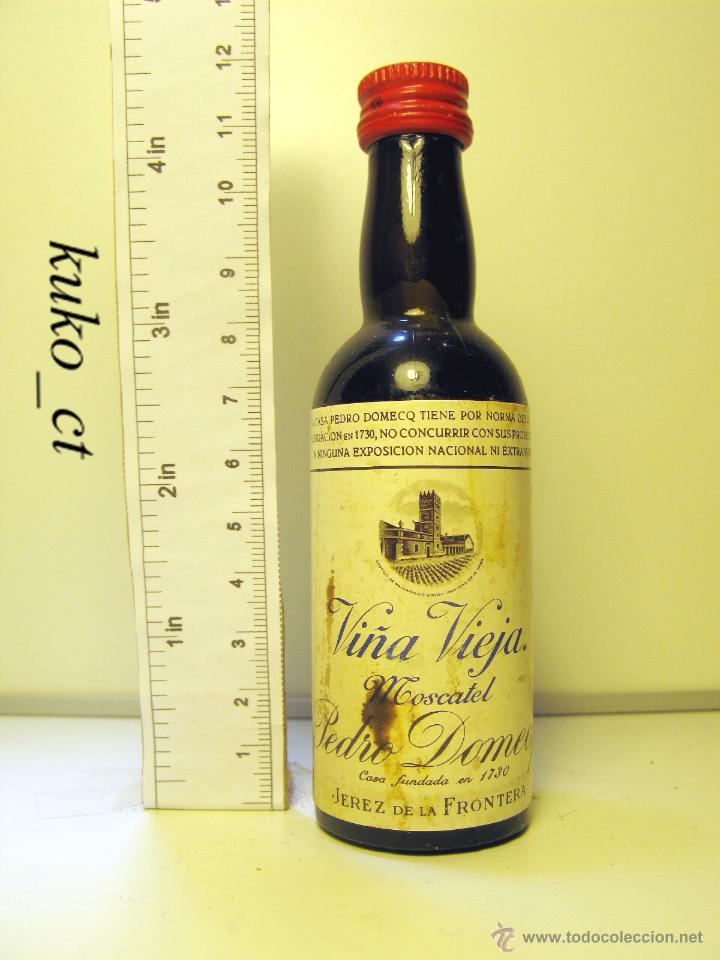 Sammlung von Weinen und Lik&ouml;ren: BOTELLITA BOTELLIN PEDRO DOMECQ VI&Ntilde;A VIEJA MOSCATEL JEREZ DE LA FRONTERA