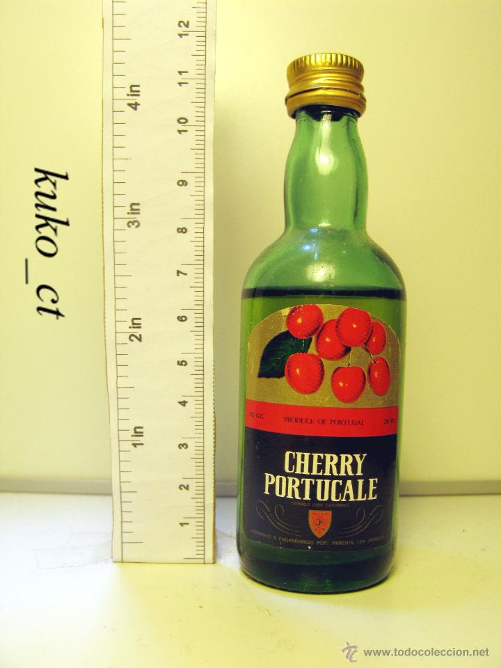 Sammlung von Weinen und Lik&ouml;ren: BOTELLITA BOTELLIN CHERRY PORTUCALE CORADO COM CARAMELO PORTUGAL PARENTE ODIVELAS