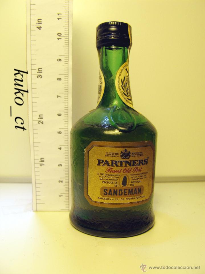 Sammlung von Weinen und Lik&ouml;ren: BOTELLITA BOTELLIN FINEST OLD PORT PARTNERS SANDEMAN JEREZ SPAIN