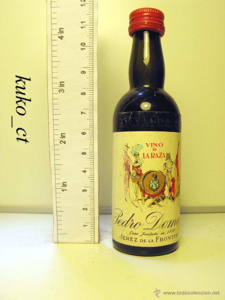 Sammlung von Weinen und Lik&ouml;ren: BOTELLITA BOTELLIN PEDRO DOMECQ VINO DE LA RAZA JEREZ DE LA FRONTERA