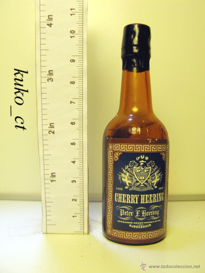 Collectionnisme de vins et liqueurs: BOTELLITA BOTELLIN CHERRY HEERING PETER F. HEERING KJOBENHAVN