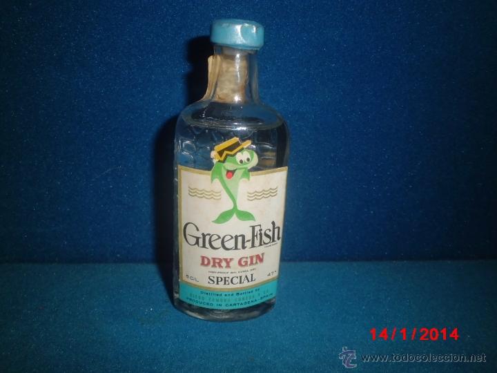 Coleccionismo de vinos y licores: BOTELLIN DE LICOR DRY GIN SPECIAL DE GREEN-FISH CON SELLO DE PAGO DE IMPUESTOS