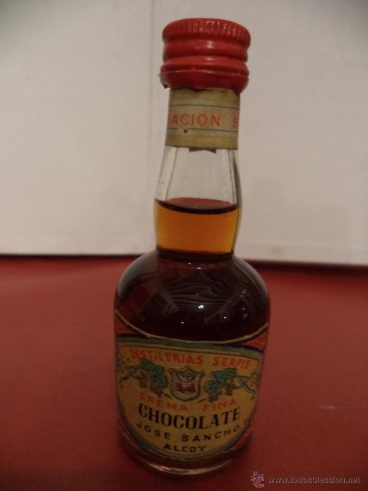 Collection of wines and liquors: BOTELLIN DE CREMA FINA CHOCOLATE. JOSE SANCHO . DESTILER&Iacute;AS SERPIS. ALCOY.