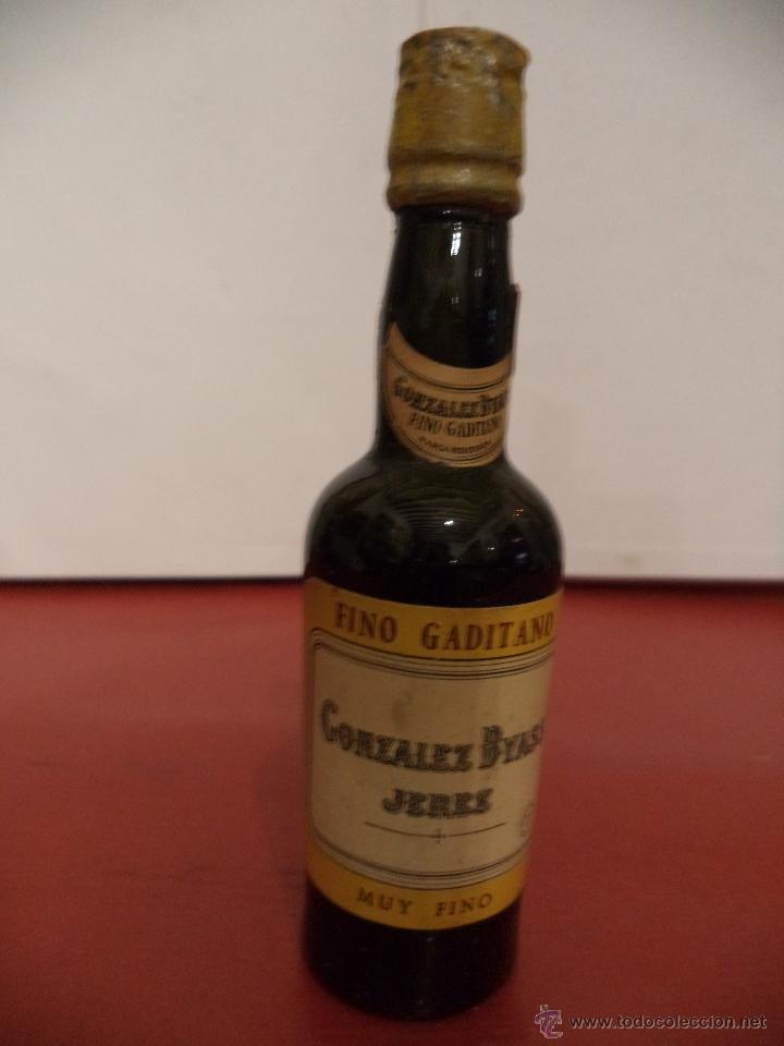 Colecionismo de vinhos e licores: BOTELLIN FINO GADITANO. GONZALEZ BYASS. MUY FINO. JEREZ .