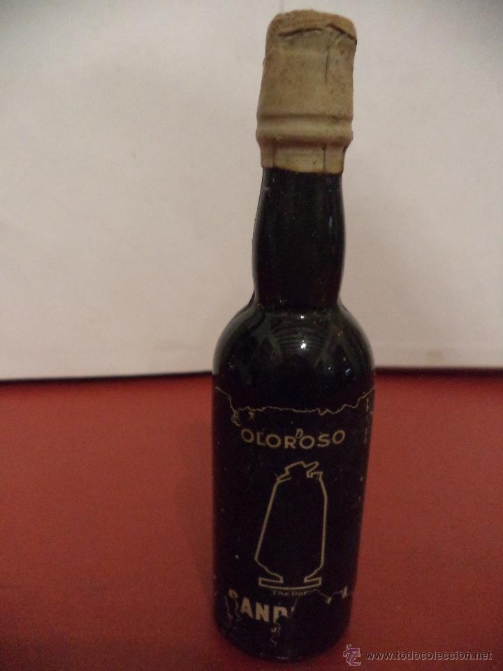 Colecionismo de vinhos e licores: BOTELLIN DE VINO DE JEREZ OLOROSO. BODEGAS SANDEMAN. JEREZ DE LA FRONTERA.
