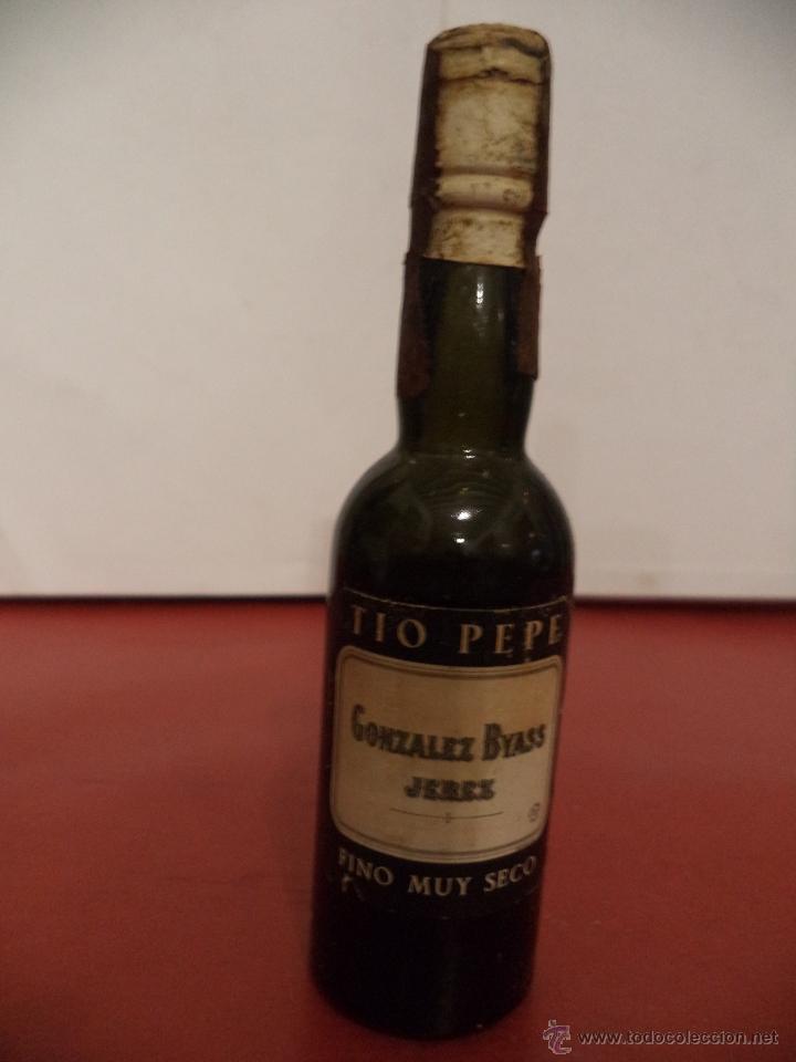 Coleccionismo de vinos y licores: BOTELLIN DE VINO FINO MUY SECO T&Iacute;O PEPE. GONZALEZ BYASS. JEREZ DE LA FRONTERA.