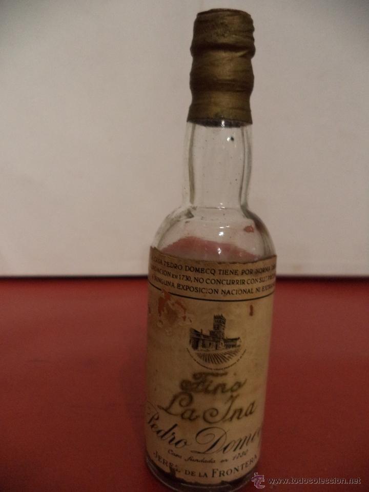 Coleccionismo de vinos y licores: BOTELLIN DE VINO FINO LA INA. PEDRO DOMECQ. JEREZ DE LA FRONTERA.