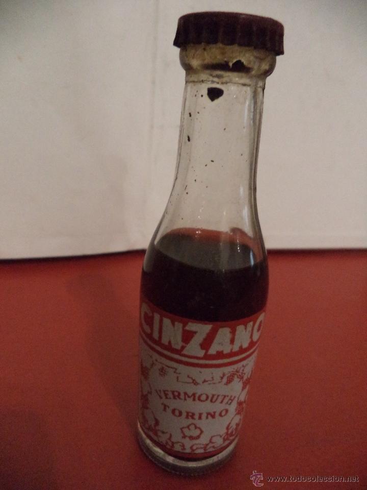 Coleccionismo de vinos y licores: BOTELLIN DE VERMOUTH TORINO DE CINZANO. VILLAFRANCA DEL PANAD&Eacute;S, BARCELONA.