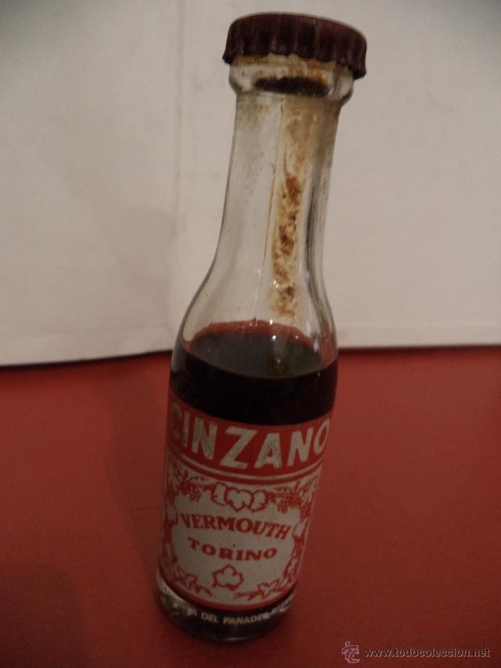 Coleccionismo de vinos y licores: BOTELLIN DE VERMOUTH TORINO DE CINZANO. VILLAFRANCA DEL PANAD&Eacute;S, BARCELONA.