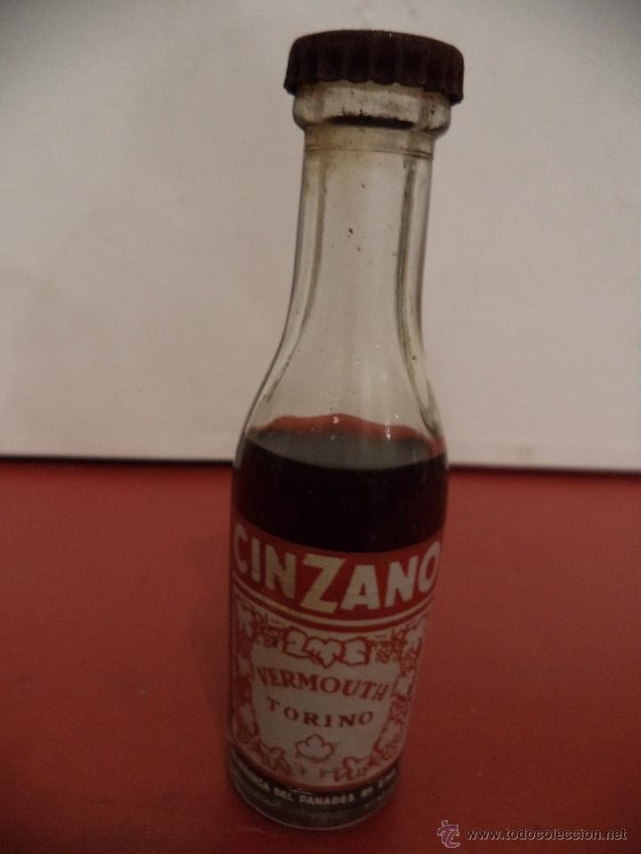 Collection of wines and liquors: BOTELLIN DE VERMOUTH TORINO DE CINZANO. VILLAFRANCA DEL PANAD&Eacute;S, BARCELONA.