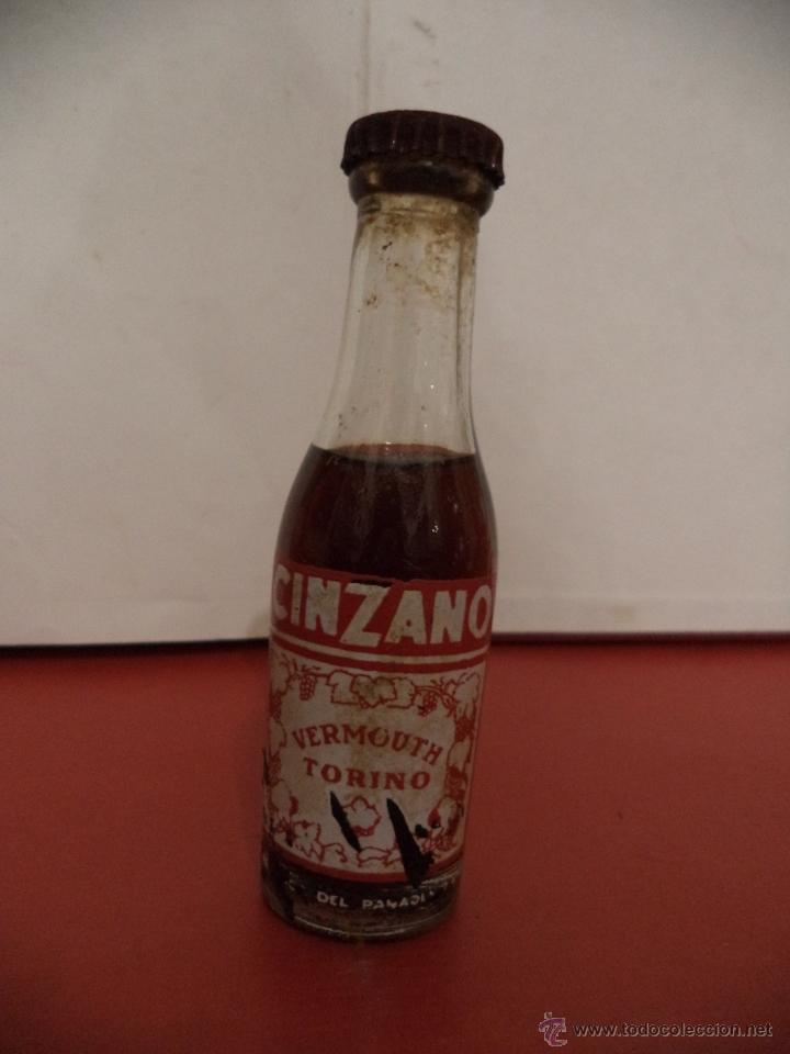 Collection of wines and liquors: BOTELLIN DE VERMOUTH TORINO DE CINZANO. VILLAFRANCA DEL PANAD&Eacute;S, BARCELONA.