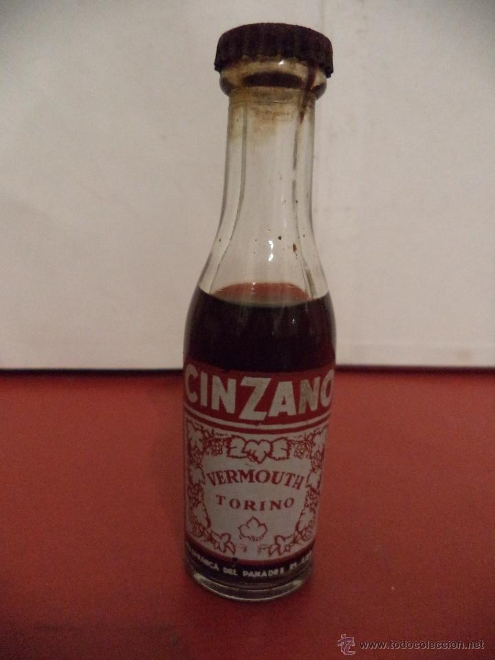 Collection of wines and liquors: BOTELLIN DE VERMOUTH TORINO DE CINZANO. VILLAFRANCA DEL PANAD&Eacute;S, BARCELONA.