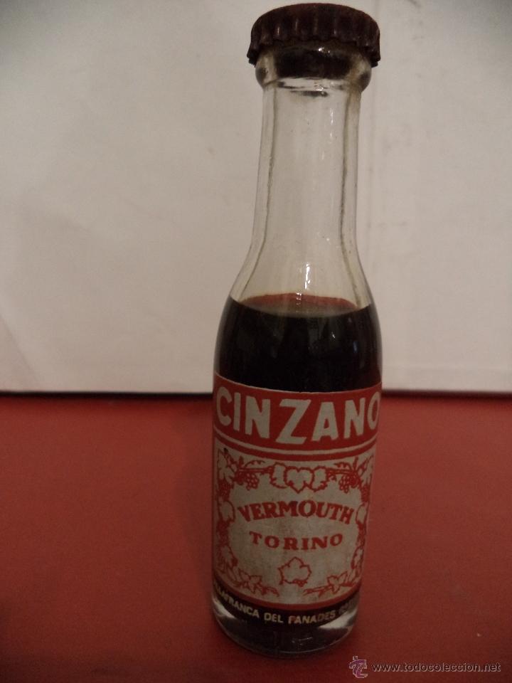 Collection of wines and liquors: BOTELLIN DE VERMOUTH TORINO DE CINZANO. VILLAFRANCA DEL PANAD&Eacute;S, BARCELONA.