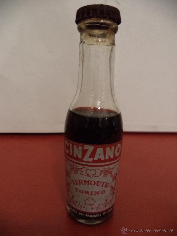 Collection of wines and liquors: BOTELLIN DE VERMOUTH TORINO DE CINZANO. VILLAFRANCA DEL PANAD&Eacute;S, BARCELONA.