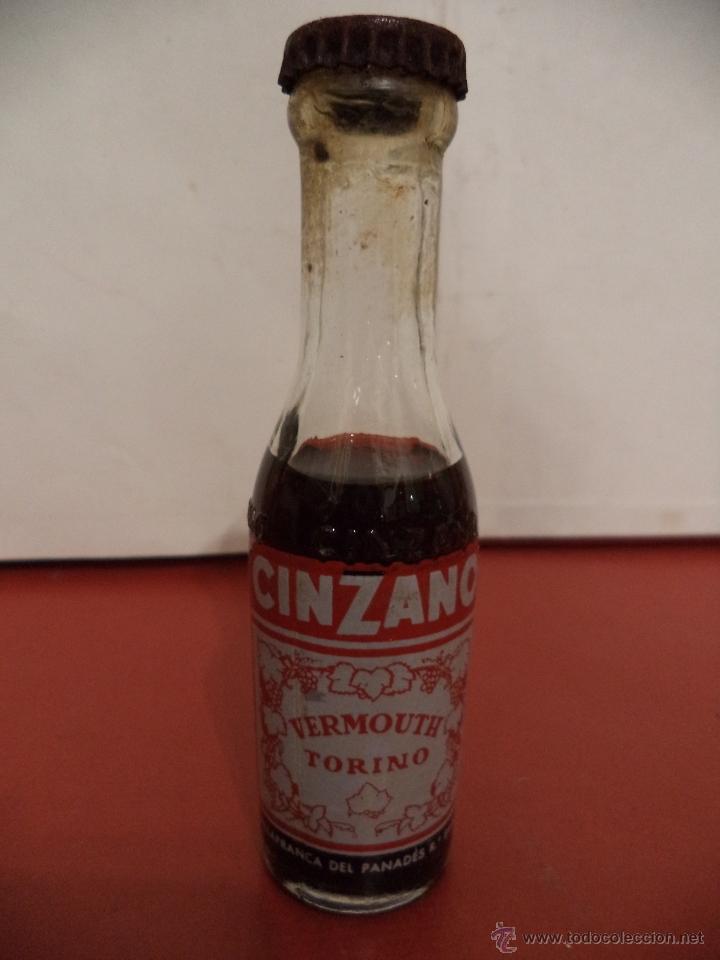 Collection of wines and liquors: BOTELLIN DE VERMOUTH TORINO DE CINZANO. VILLAFRANCA DEL PANAD&Eacute;S, BARCELONA.
