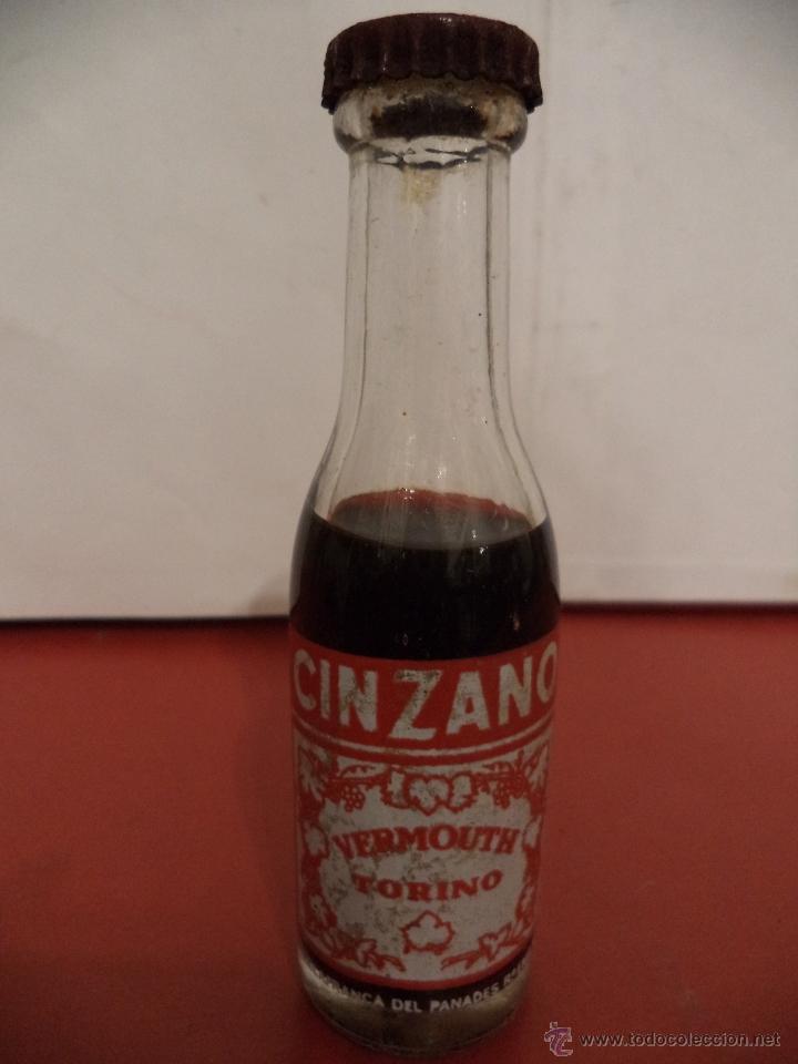 Collection of wines and liquors: BOTELLIN DE VERMOUTH TORINO DE CINZANO. VILLAFRANCA DEL PANAD&Eacute;S, BARCELONA.