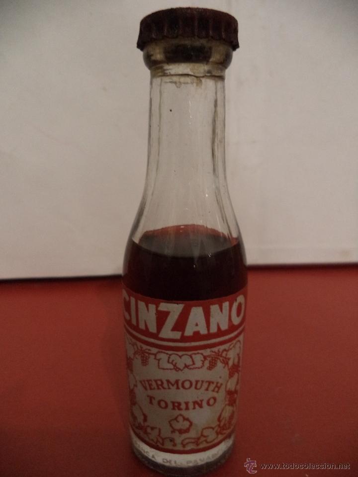 Collection of wines and liquors: BOTELLIN DE VERMOUTH TORINO DE CINZANO. VILLAFRANCA DEL PANAD&Eacute;S, BARCELONA.