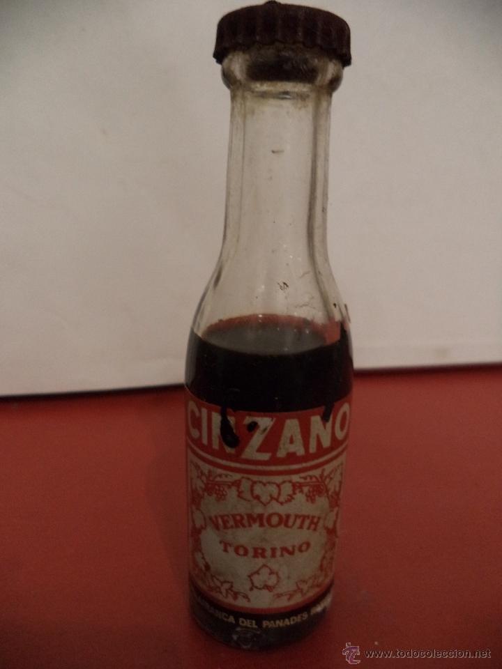 Collection of wines and liquors: BOTELLIN DE VERMOUTH TORINO DE CINZANO. VILLAFRANCA DEL PANAD&Eacute;S, BARCELONA.