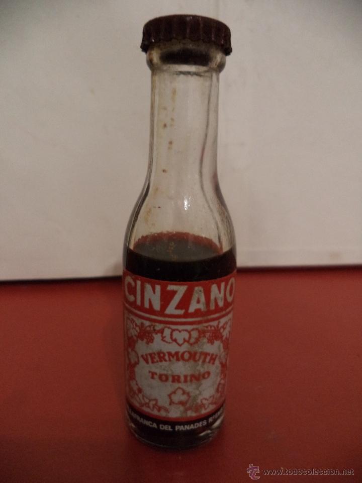 Collection of wines and liquors: BOTELLIN DE VERMOUTH TORINO DE CINZANO. VILLAFRANCA DEL PANAD&Eacute;S, BARCELONA.