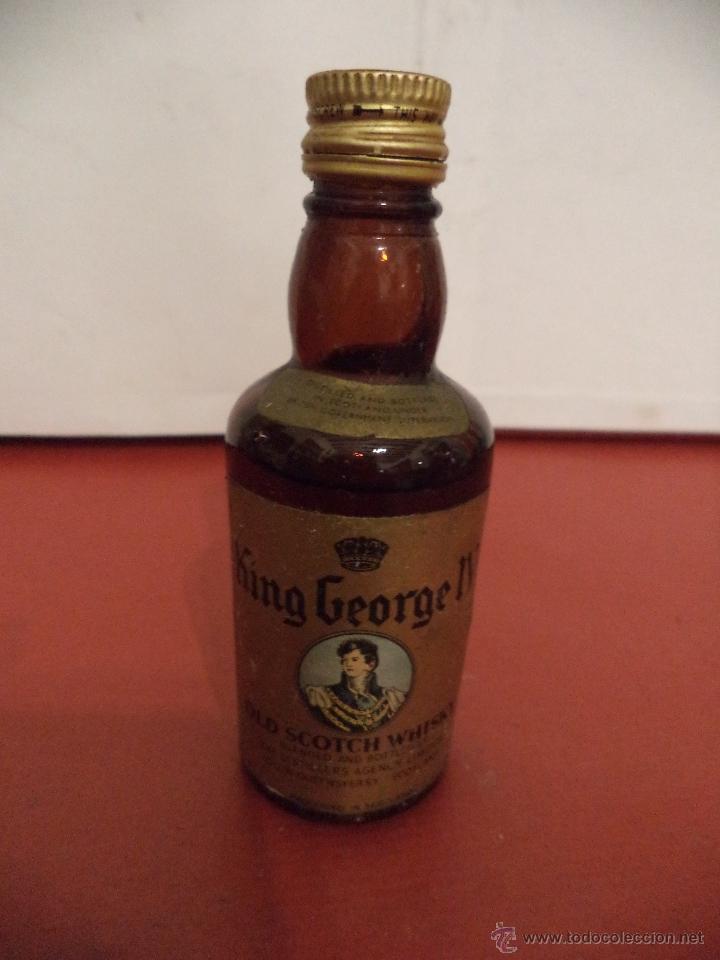 Collection of wines and liquors: BOTELLIN DE WHISKY KING GEORGE IV. OLD SCOTCH WHISKY. PRODUCTO DE ESCOCIA.
