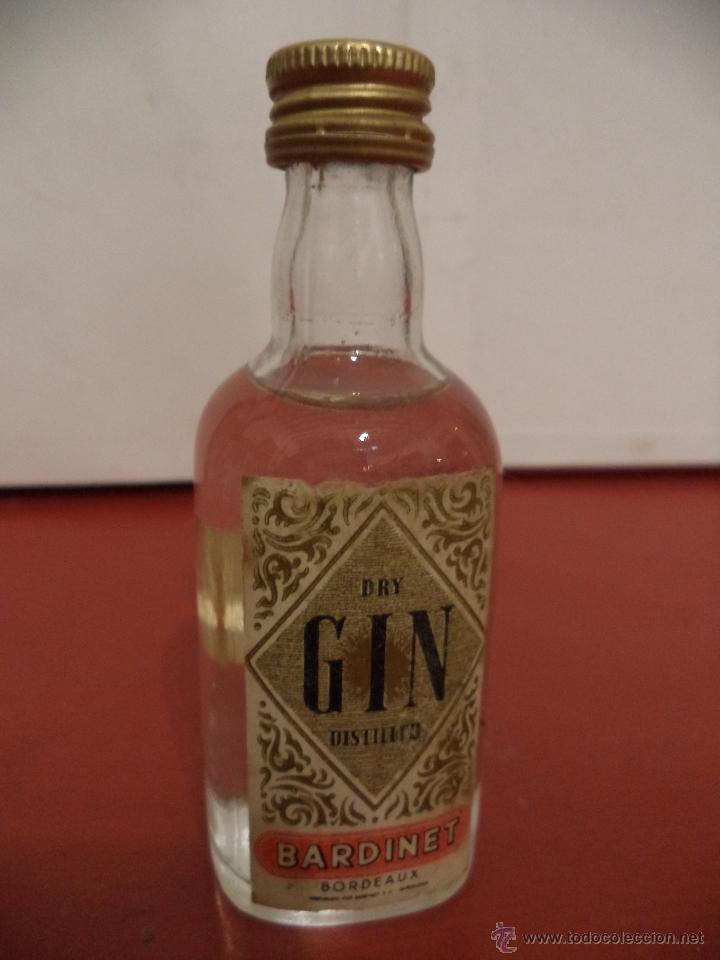 Collection of wines and liquors: BOTELLIN DE WHISKY DRY GIN BARDINET. DESTILER&Iacute;AS BARDINET. BORDEAUX - FRANCIA.