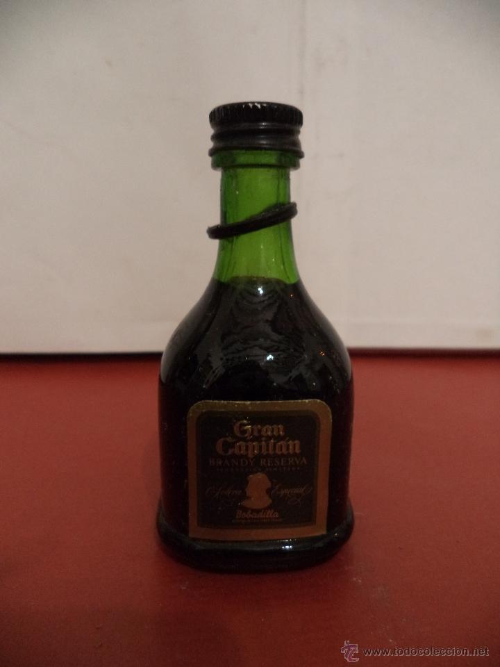 Collection of wines and liquors: BOTELLIN DE BRANDY DE JEREZ GRAN CAPIT&Aacute;N. SOLERA ESPECIAL. BODEGAS BOBADILLA Y Ci&ordf;. JEREZ .