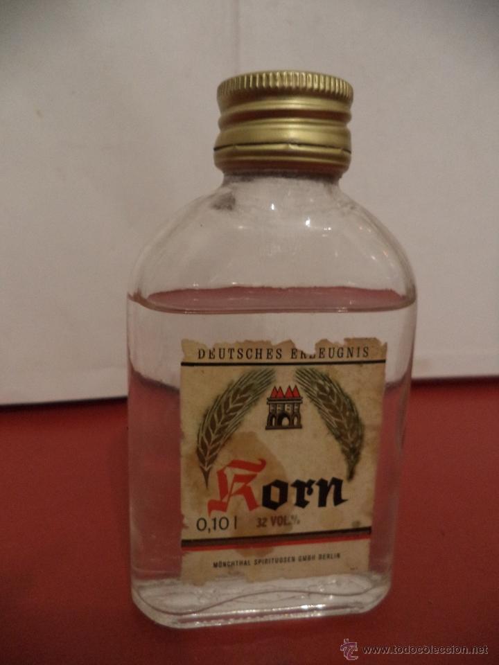 Coleccionismo de vinos y licores: BOTELLIN DE RORN. DEUTSCHES ERZEUGNIS. M&Uuml;NCHTHAL SPIRITUOSEN GMBH BERLIN.