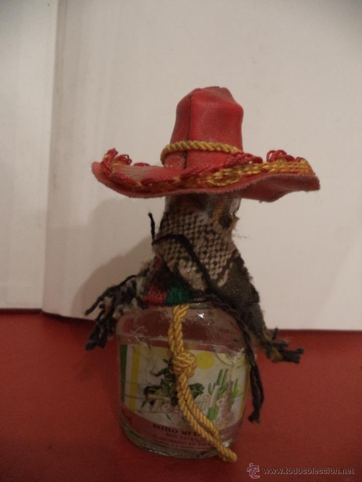 Colecionismo de vinhos e licores: BOTELLIN DE TEQUILA ZAPATA. ESTILO MEXICANO. ELABORADO EN ESPA&Ntilde;A. BARCELONA.