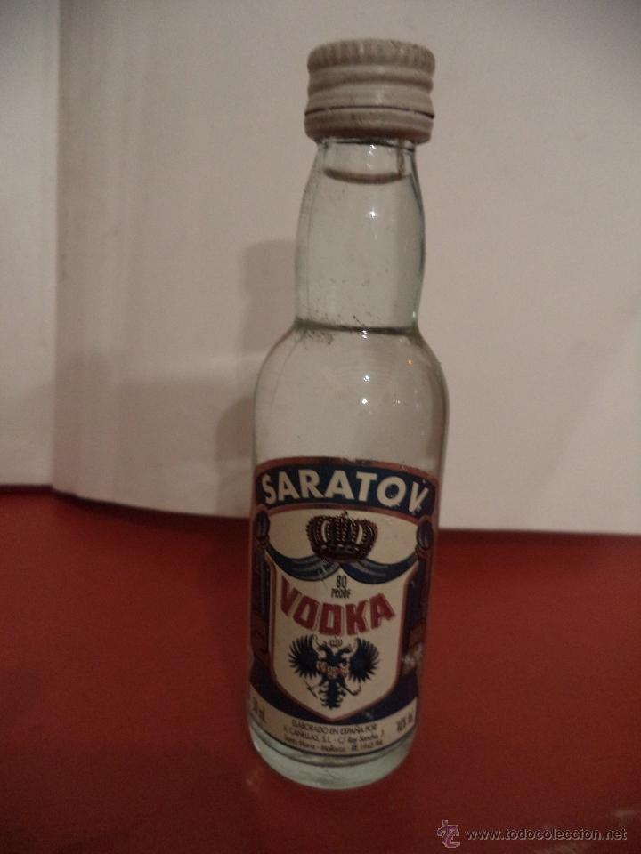 Collection of wines and liquors: BOTELLIN DE VODKA SARATOV. ELABORADO EN ESPA&Ntilde;A POR B. CA&Ntilde;ELLAS, S. L. MALLORCA.