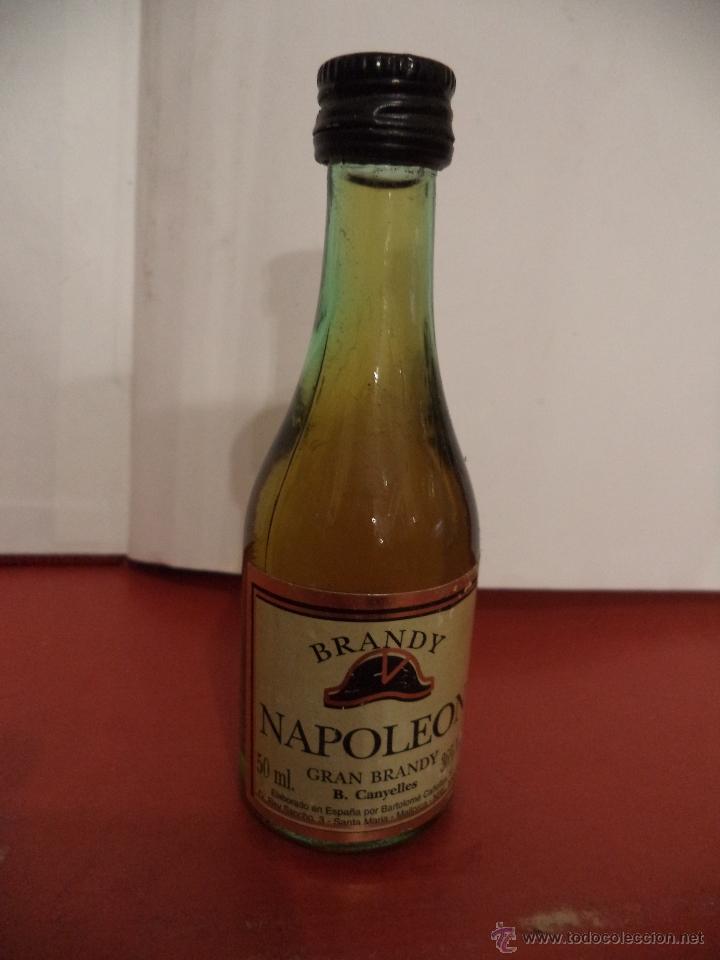 Collection of wines and liquors: BOTELLIN DE BRANDY NAPOLEON, GRAN BRANDY. BARTOLOM&Eacute; CA&Ntilde;ELLAS, S. L. MALLORCA.