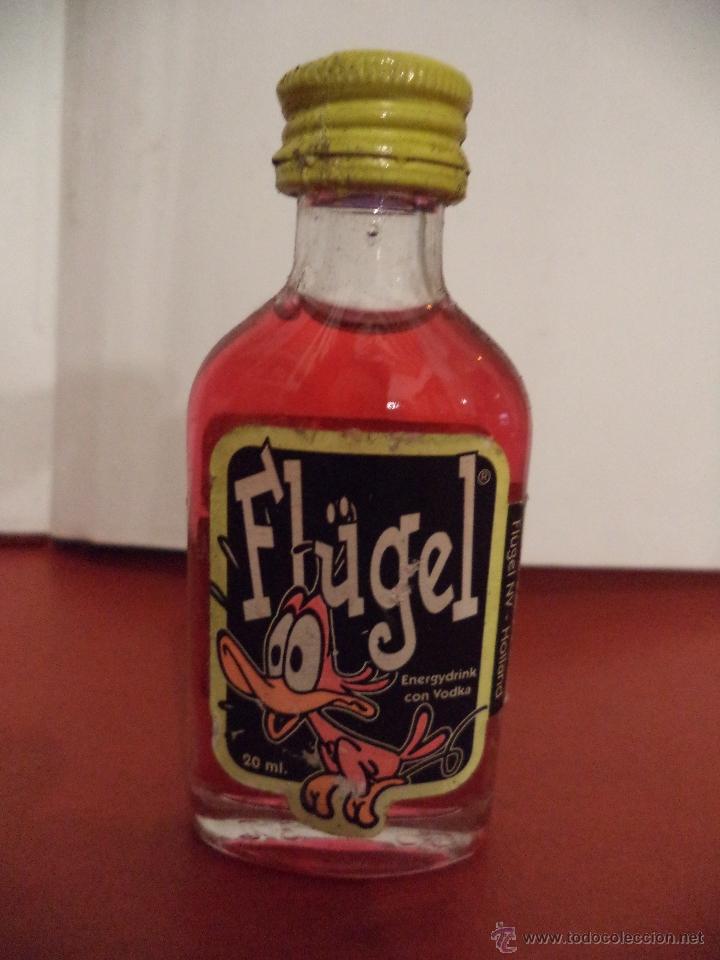 Collection of wines and liquors: BOTELLIN DE BEBIDA EN&Eacute;RGICA CON VODKA OL&Eacute; OL&Eacute;. FL&Uuml;GEL. HOLLAND