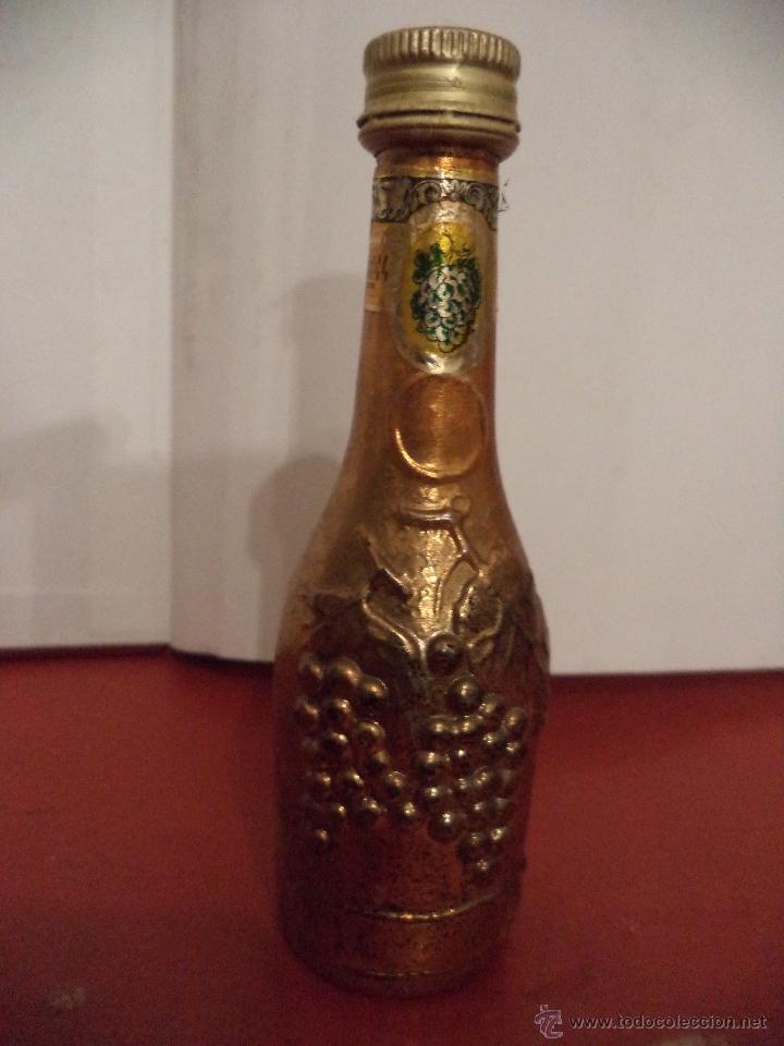Colecionismo de vinhos e licores: BOTELLIN DE MOSCATEL CREAM. DESTILER&Iacute;AS MOREY. MALLORCA