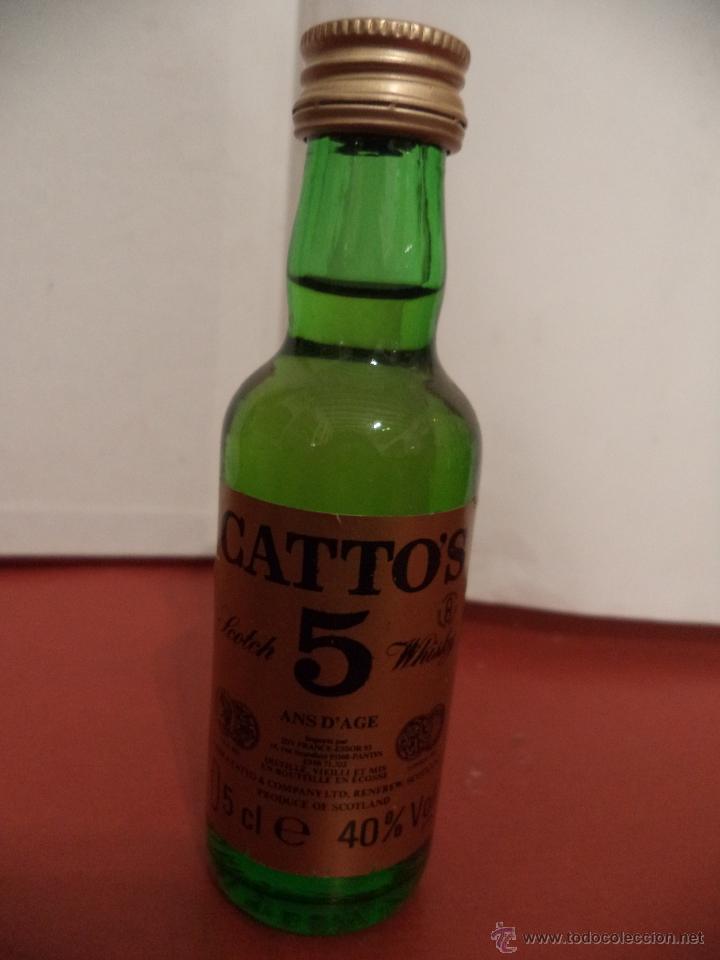 Colecionismo de vinhos e licores: BOTELLIN DE WHISKY CATTO'S. 5 ANS D'AGE. DESTILER&Iacute;AS JAMES CATTO & COMPANY LTD. ESCOCIA.